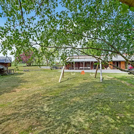In Ligni Res With Garden And Pond Holiday home *